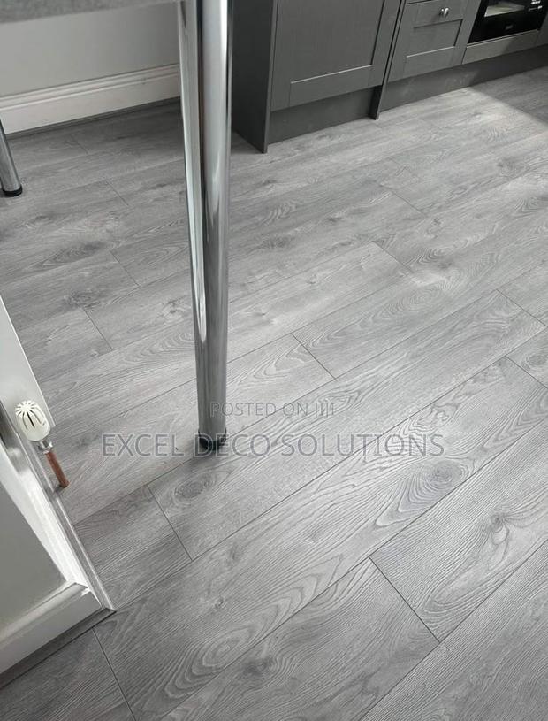 Non Fading Laminate Floor Planks - main view