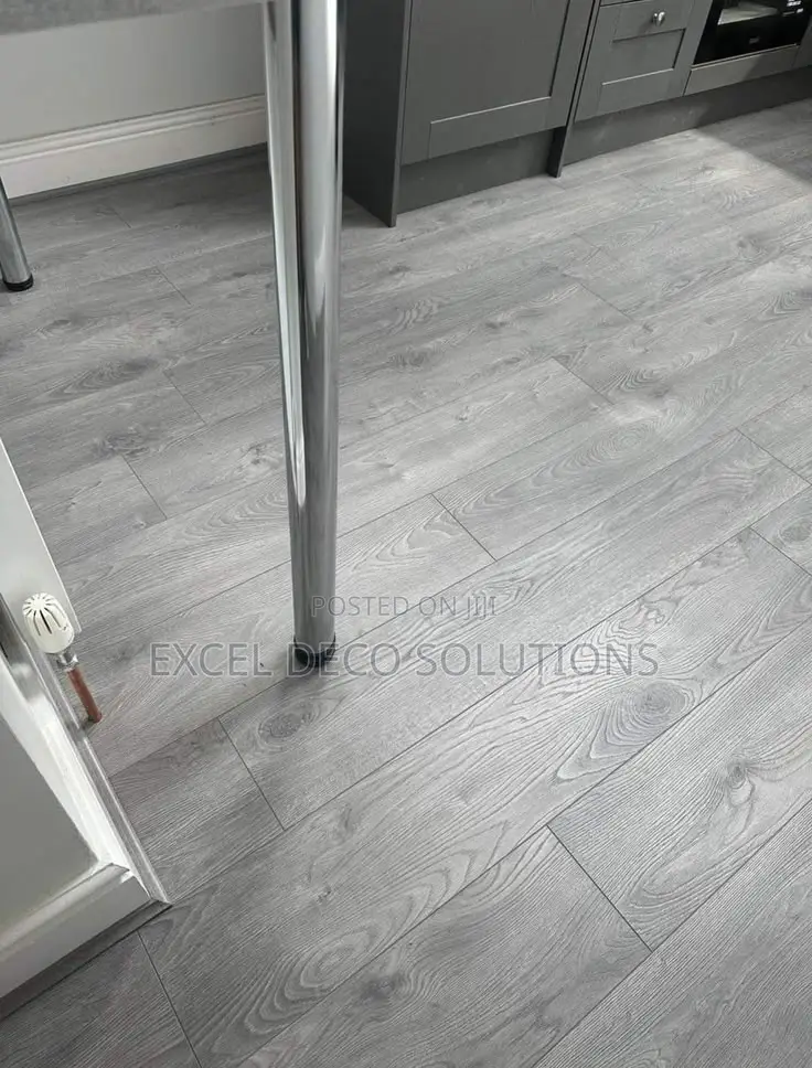 Non Fading Laminate Floor Planks