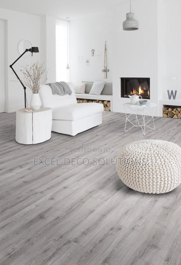 Elegant Durable Laminate Floor Planks