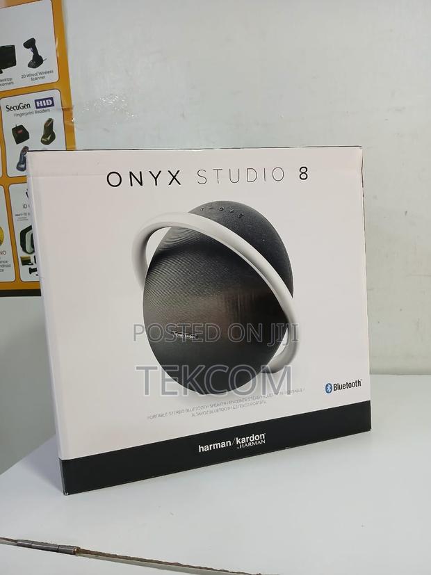 Harman Kardon Onyx Studio <><>< 8 - main view