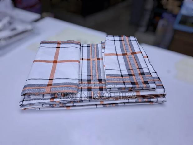 Pure Cotton Bedsheets 5 X 6 - thumbnail 4