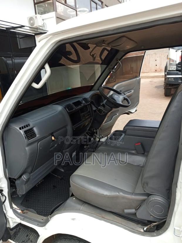 Mazda Bongo 2013 White - thumbnail 5
