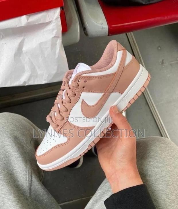 Sb Dunk 'Rose Whispers' Available in Nairobi - thumbnail 2