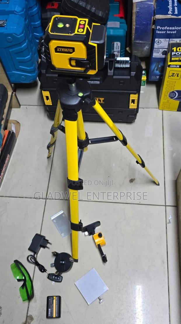 Dewalt Lasser Level 1.2m Stand With 2 Batteries - main view