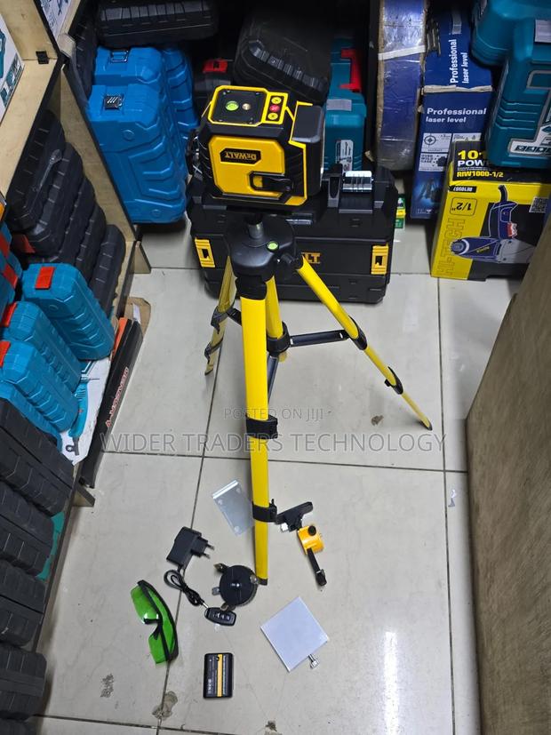 Dewalt Lasser Level 
With 1.2m Stand 
2 Batteries
