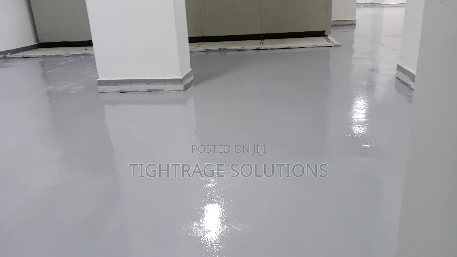 Pro Self-Leveling Compound Epoxy Floor Paint Application