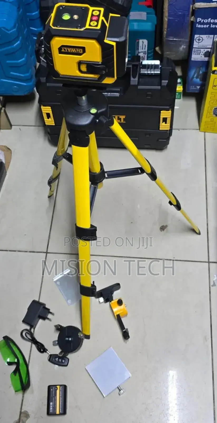 Dewalt Lasser Level 
With 1.2m Stand 
2 Batteries 
*