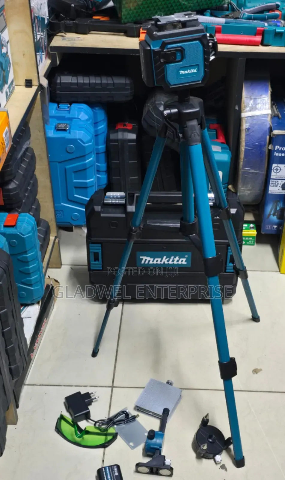 Makita Cordless Lesser Level Machine With 2 Batteries