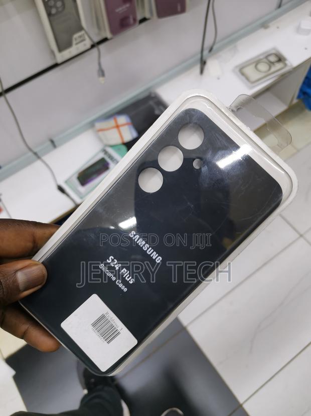 Tersely Liquid Silicone Case for Samsung Galaxy S24 Plus - thumbnail 3