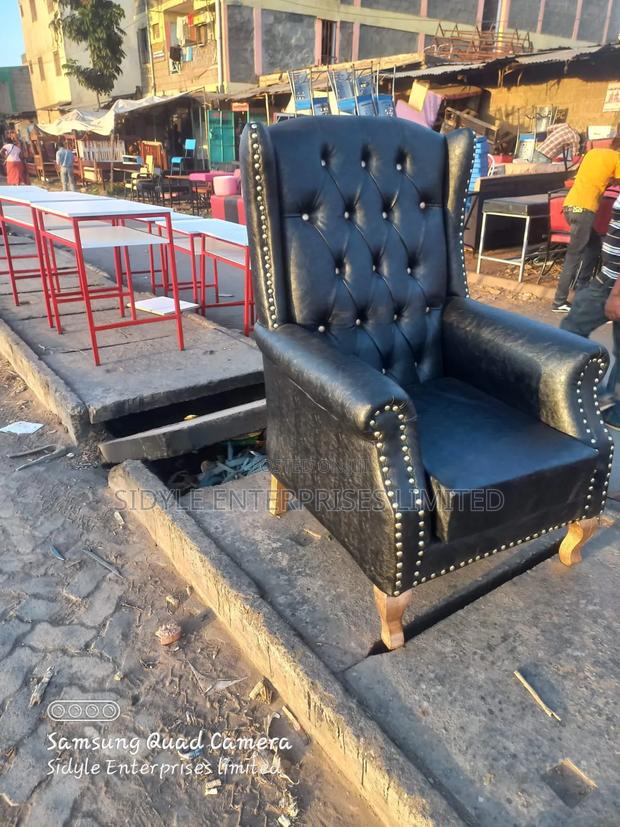 King Size Black Chair With Puff - thumbnail 2