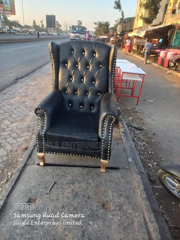 King Size Black Chair With Puff - thumbnail 3