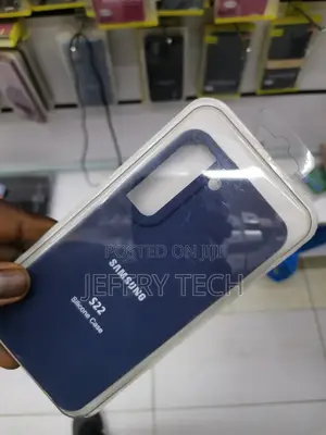 Elago Samsung Galaxy S22 Liquid Silicone Case, Full Body