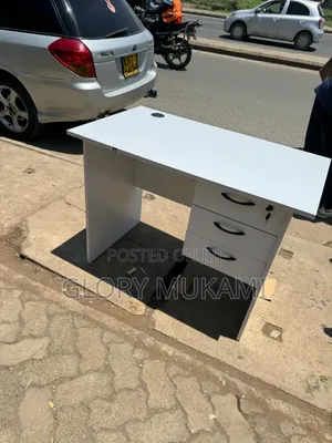 White Best Working Office Desk