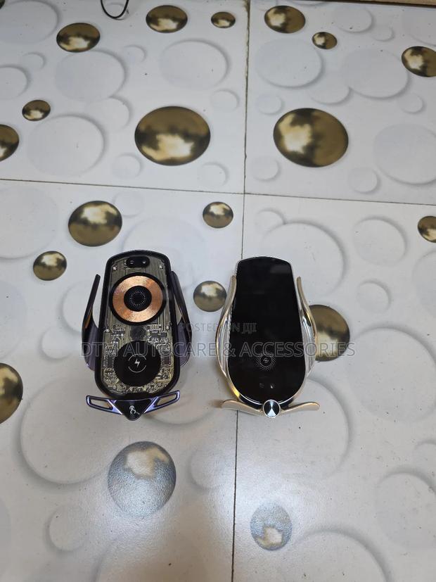 Phone Holder With Finger Recognition