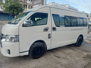 Toyota HiAce 2015 White