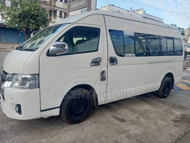 Toyota HiAce 2015 White - thumbnail 4