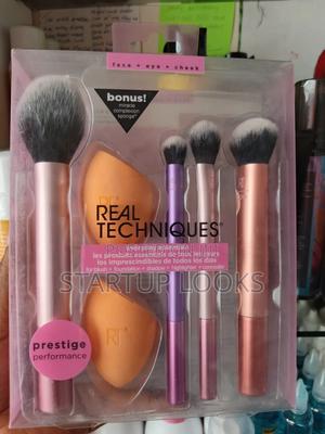 Real Techniques Makeup Brushes Set + 2pcs Blender - main view