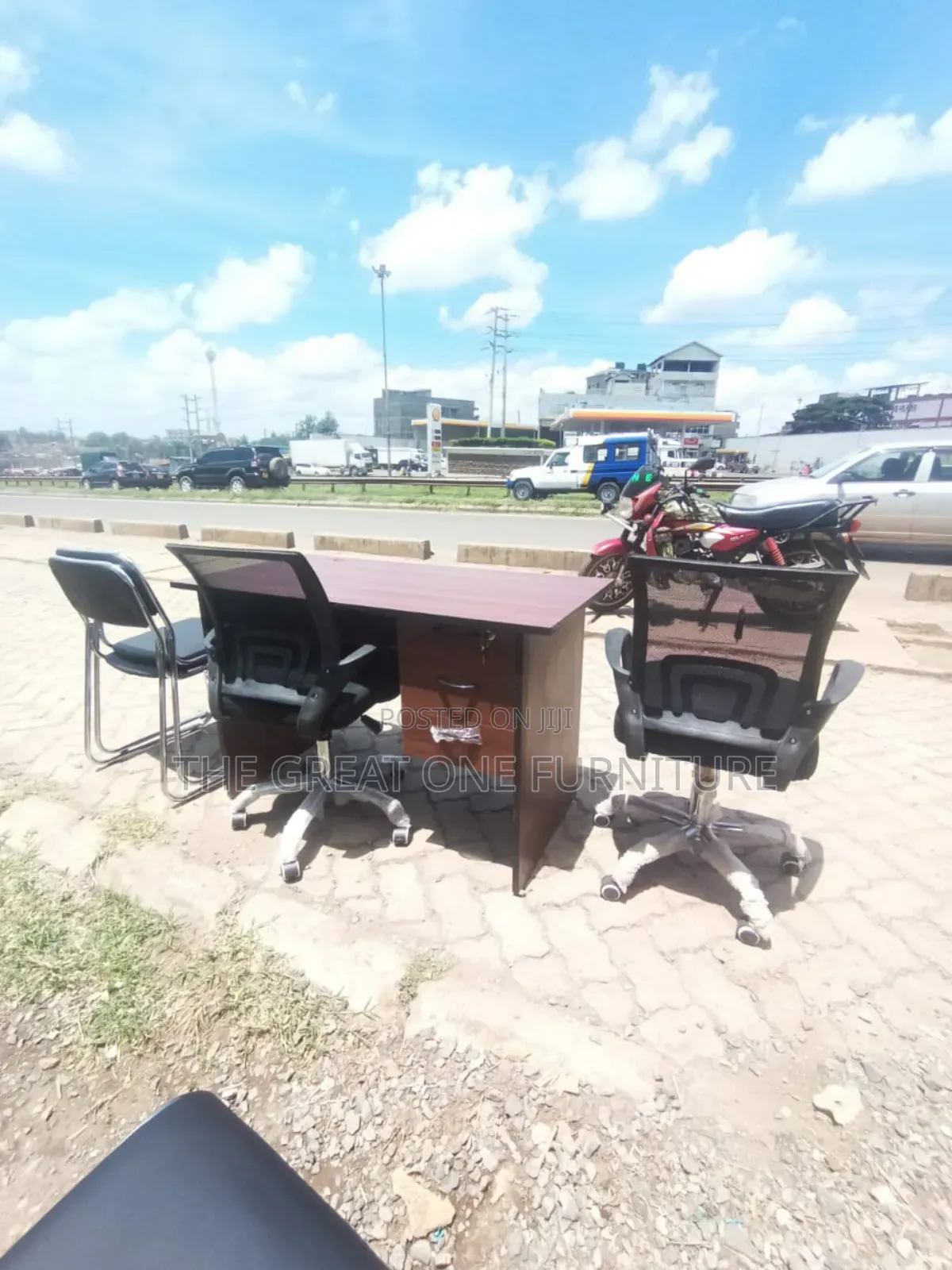 Elegant 1m Wooden Office Desk With Mesh Chair Hb5fw