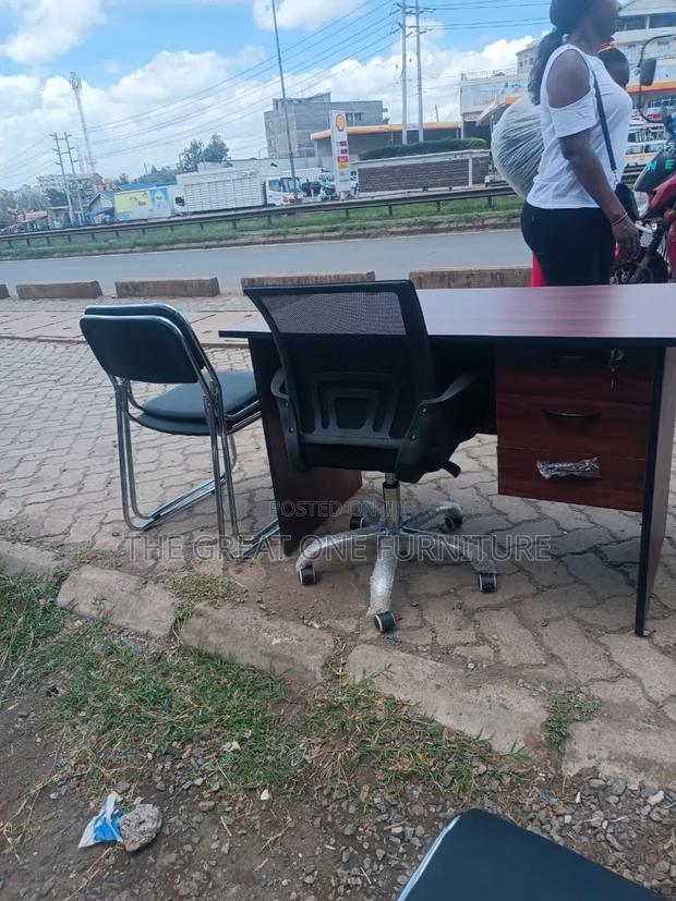 Quality 1m Office Desk Plus Black Mesh Office Chair Gy4e - main view