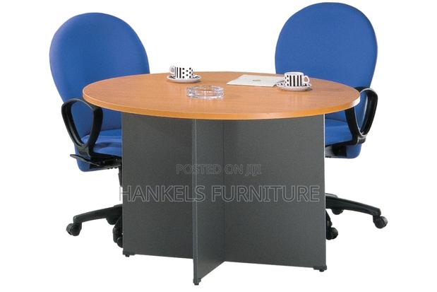 Round Meeting Office Table - thumbnail 2