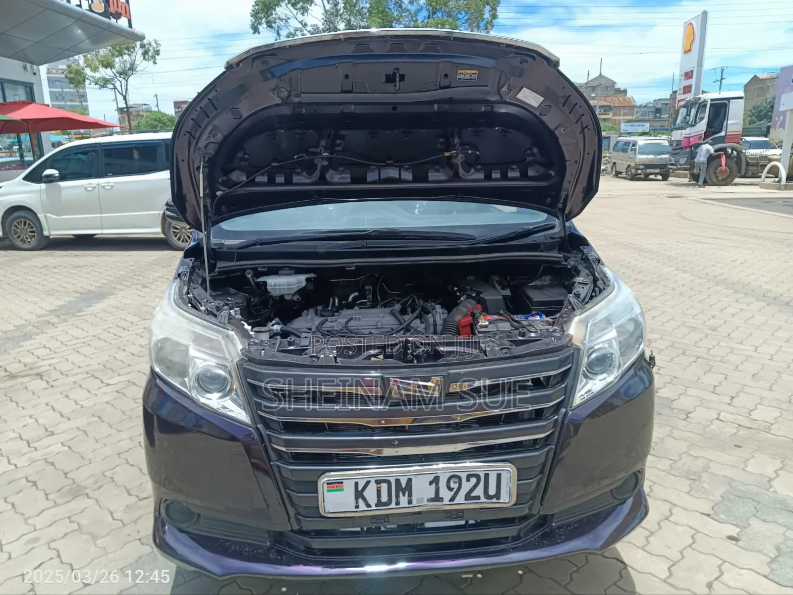 Toyota Noah 2.0 FWD (7 Seater) 2015 Purple