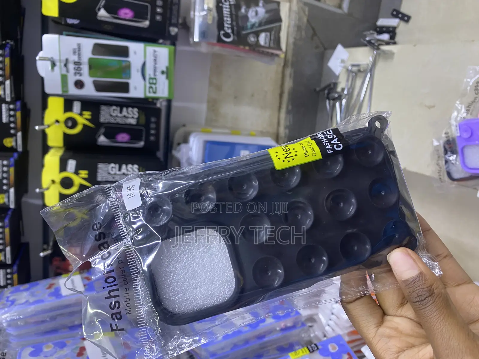iPhone 16 Pro Octobuddy Circular Sticky Suction Case