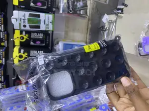 iPhone 16 Pro Octobuddy Circular Sticky Suction Case
