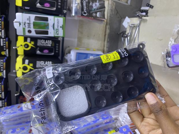 iPhone 16 Pro Octobuddy Circular Sticky Suction Case - thumbnail 2