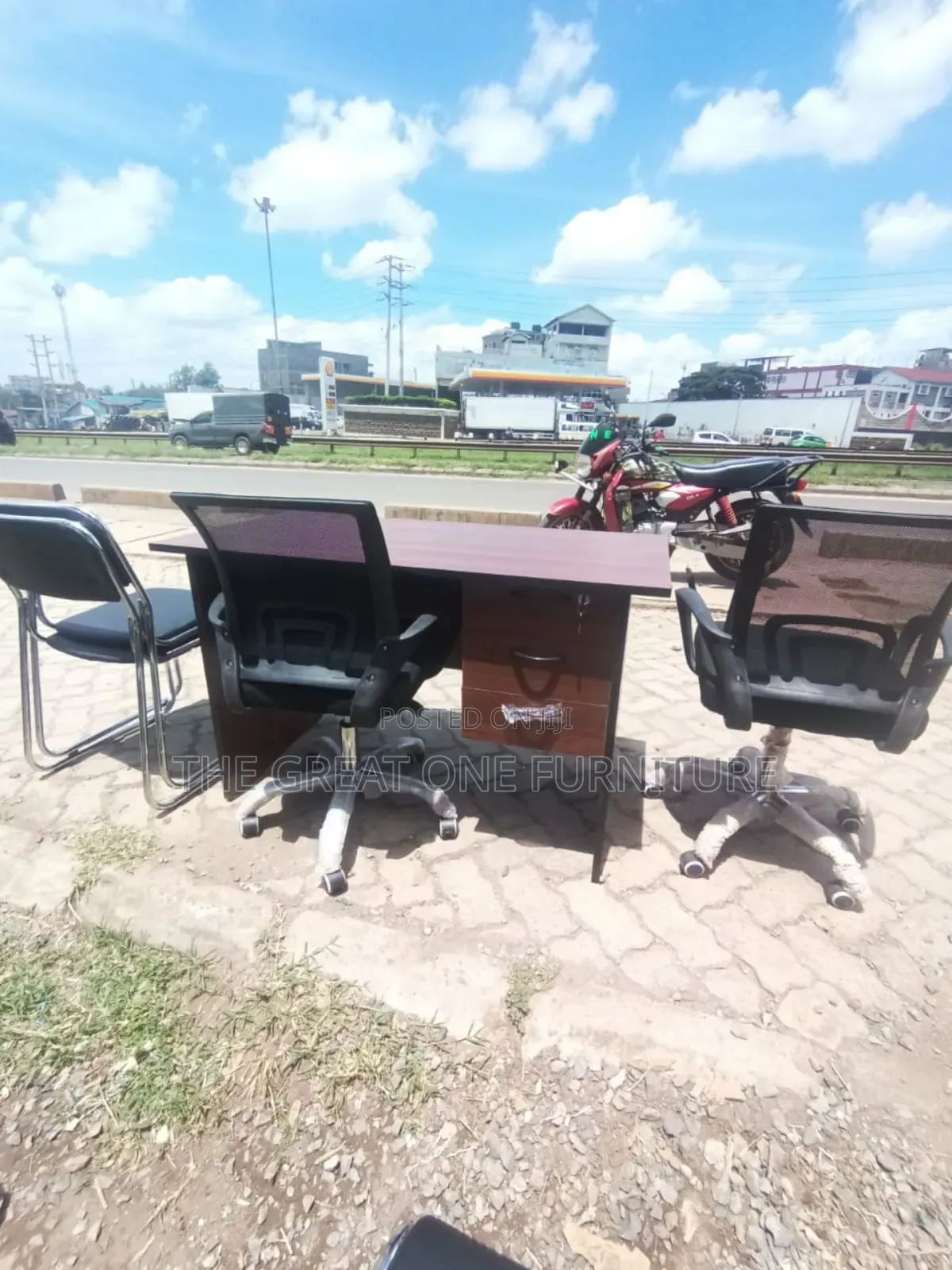 Lockable 1m Office Desk With Secretarial Mesh Chair Rv8k