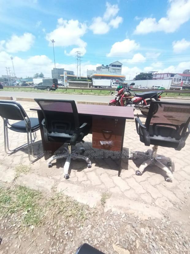 Lockable 1m Office Desk With Secretarial Mesh Chair Rv8k
