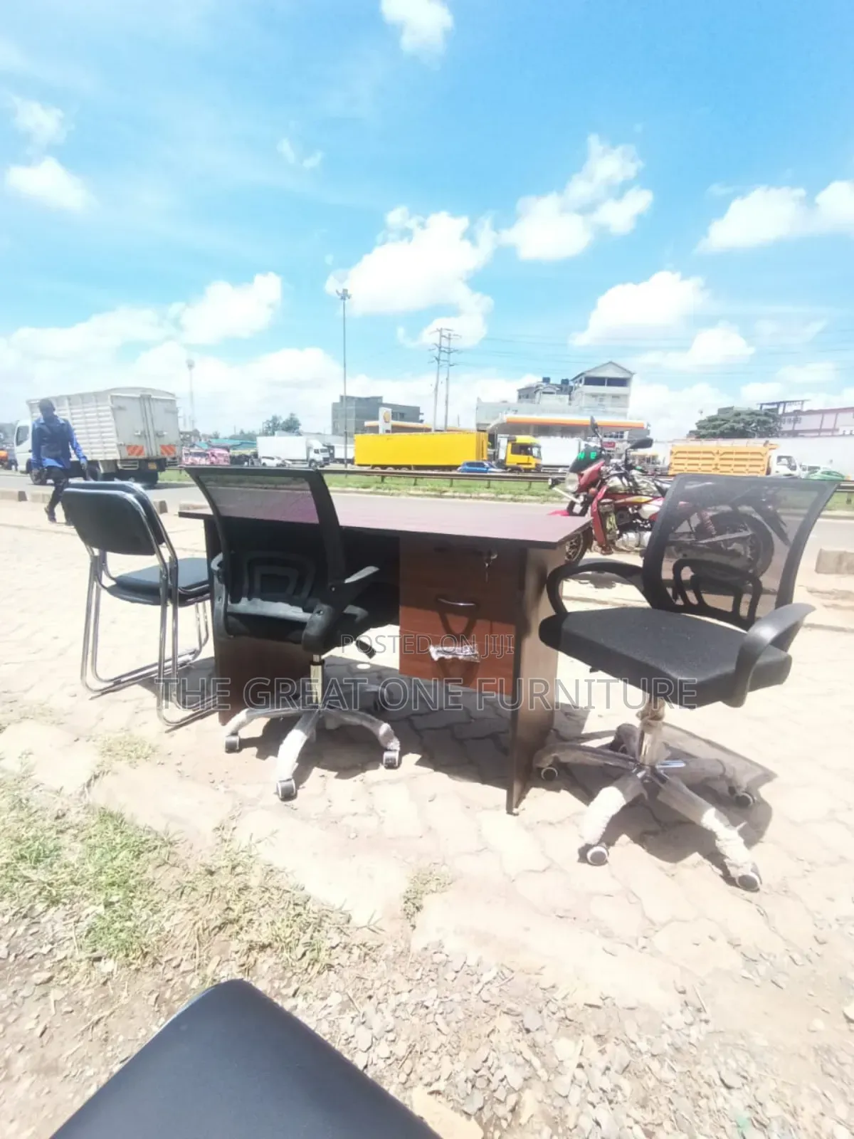 Vintage 1m Lockable Office Desk With Mesh Chair Tv5wj