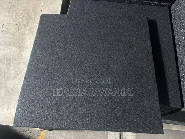 Gym Rubber  Flooring  20mm × 50cm ×50cm - main view