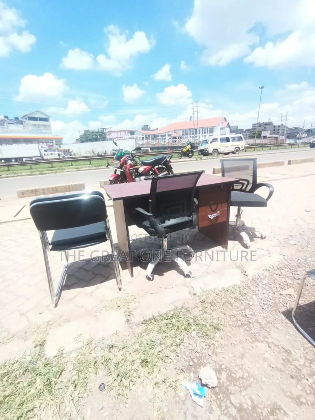 Brown Lockable 1m Office Desk With Mesh Office Chair Kq3py