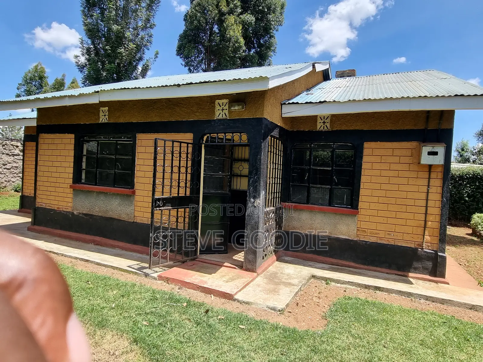 3bdrm Bungalow in Maili Nne for sale