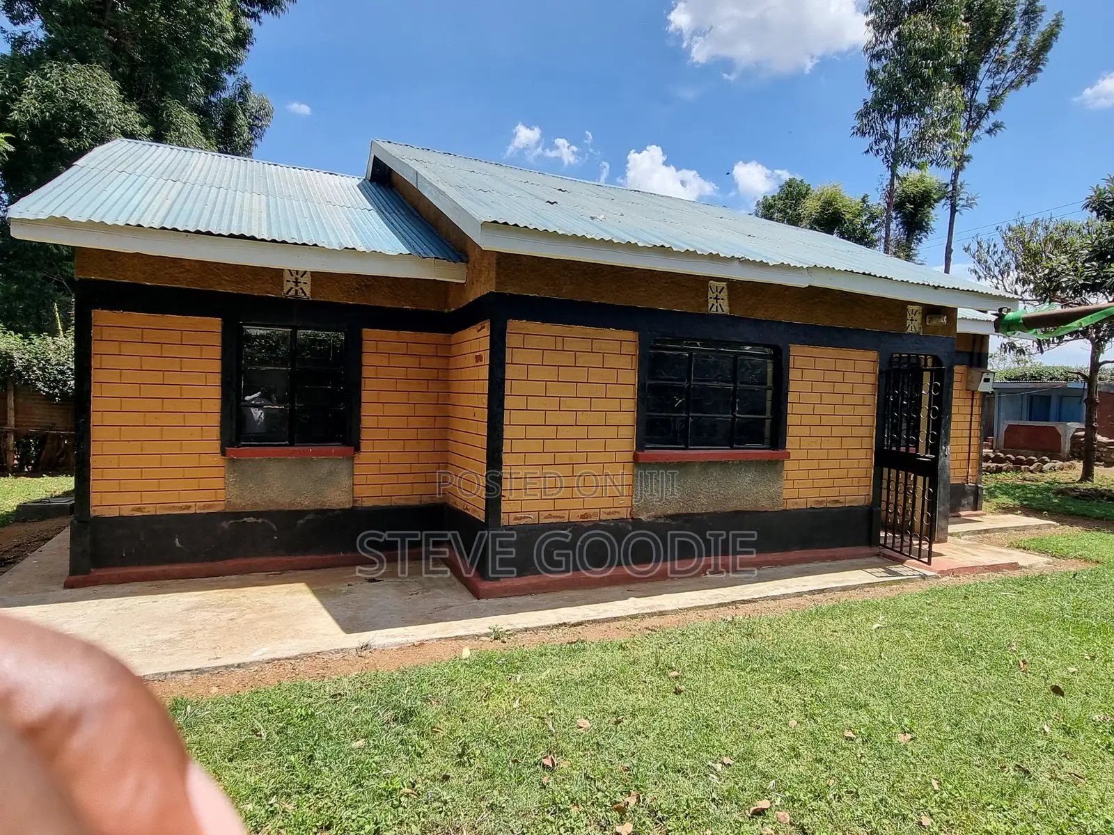 3bdrm Bungalow in Maili Nne for sale