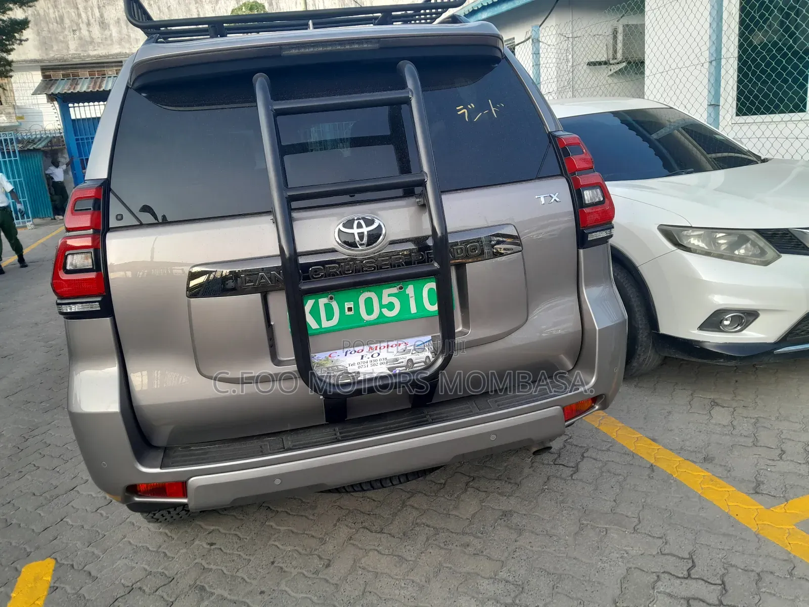 Toyota Grand HiAce 2018 White