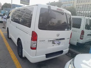 Toyota Grand HiAce 2018 White