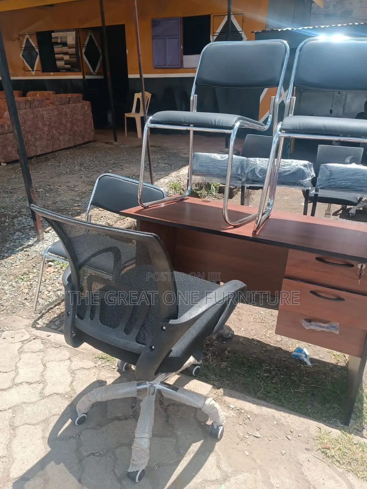 Lockable 1m Office Desk With Mesh Office Chair Wx9rf