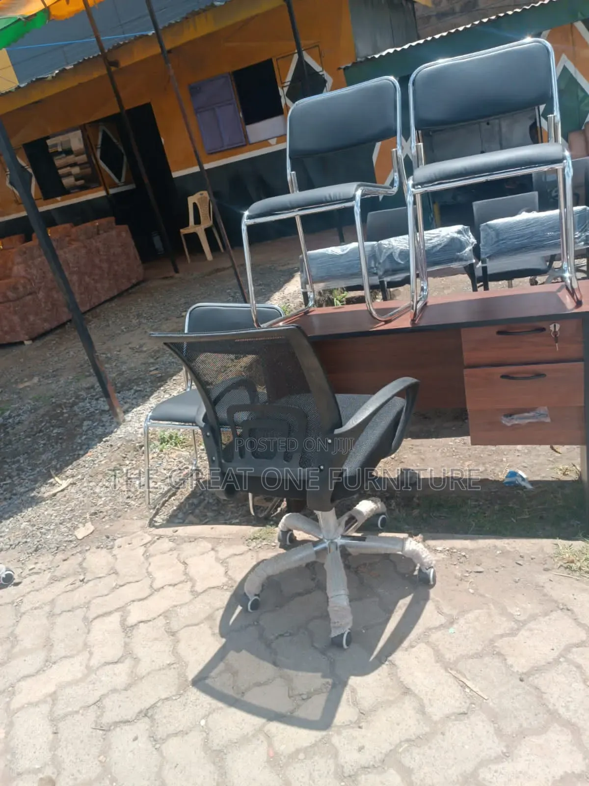 Unique 1m Lockable Office Desk With Mesh Chair Fw5bf