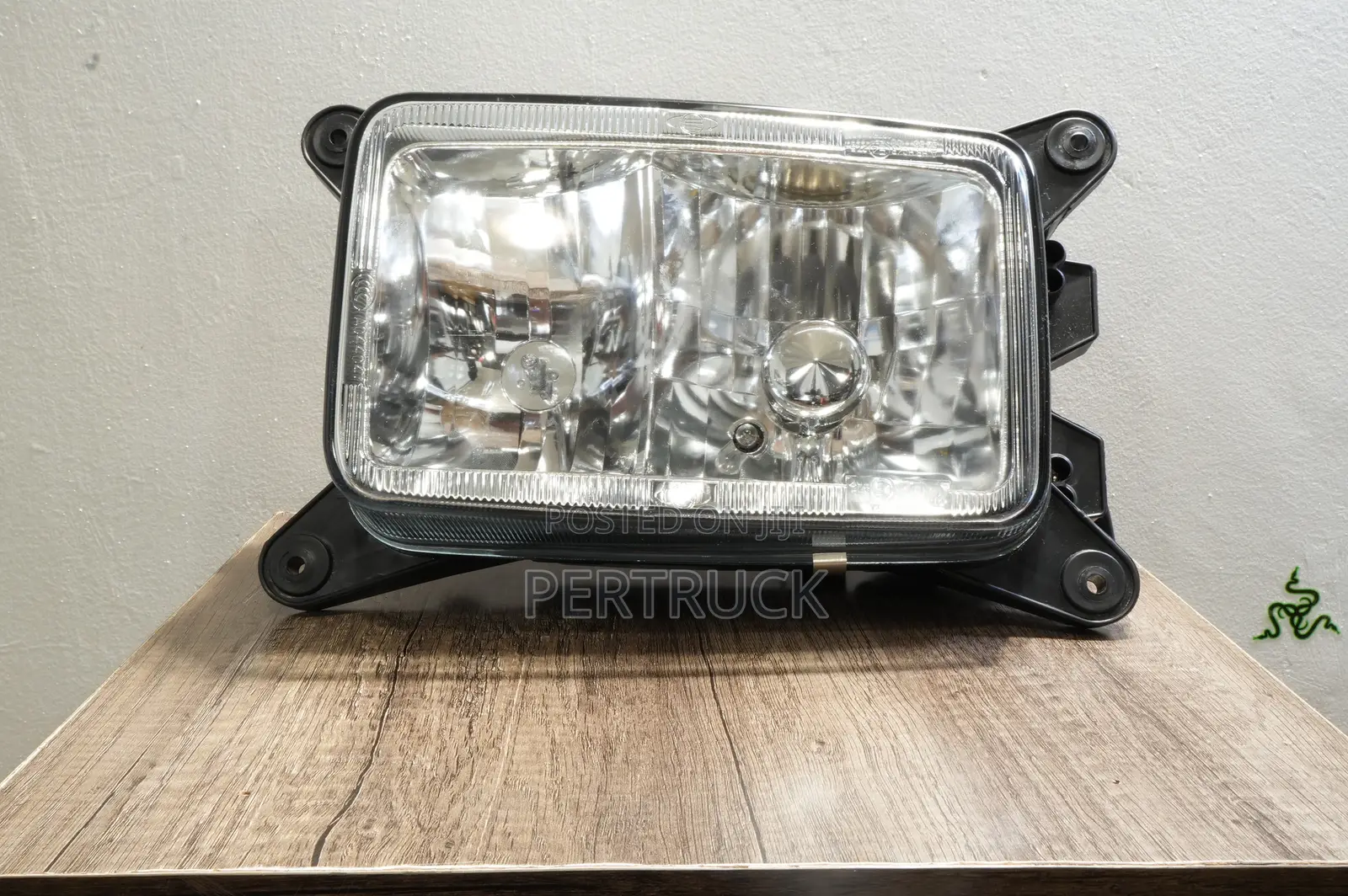 (2151a-/2151a-) Headlight Shacman SX2190 Sd280x180