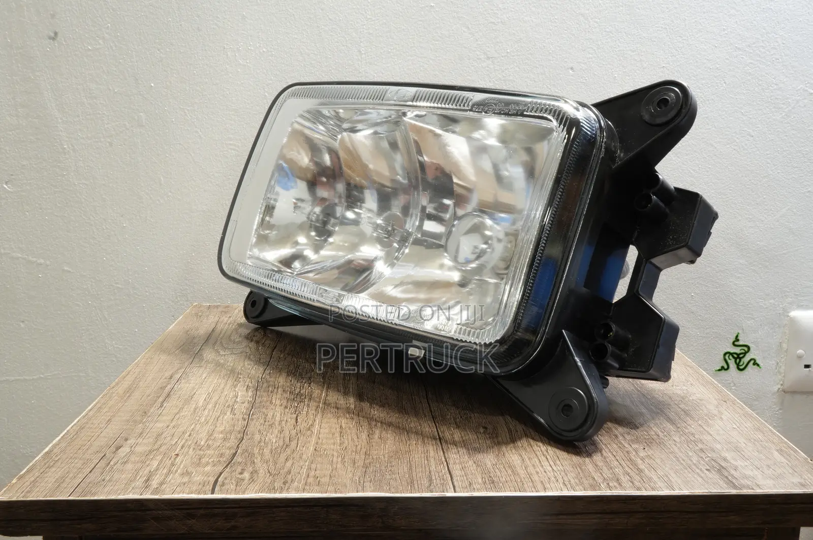 (2151a-/2151a-) Headlight Shacman SX2190 Sd280x180