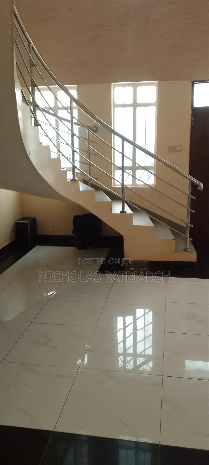 5bdrm Maisonette in Kyasila, Mua Hills for sale