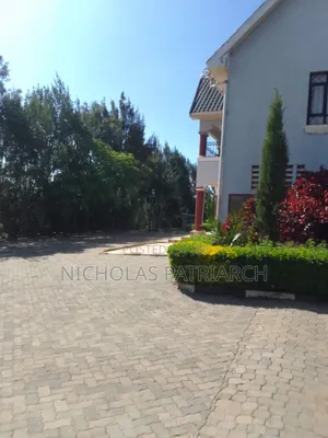5bdrm Maisonette in Kyasila, Mua Hills for sale