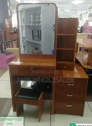Executive Brown Dressing Table With Sliding Mirror Sm/7