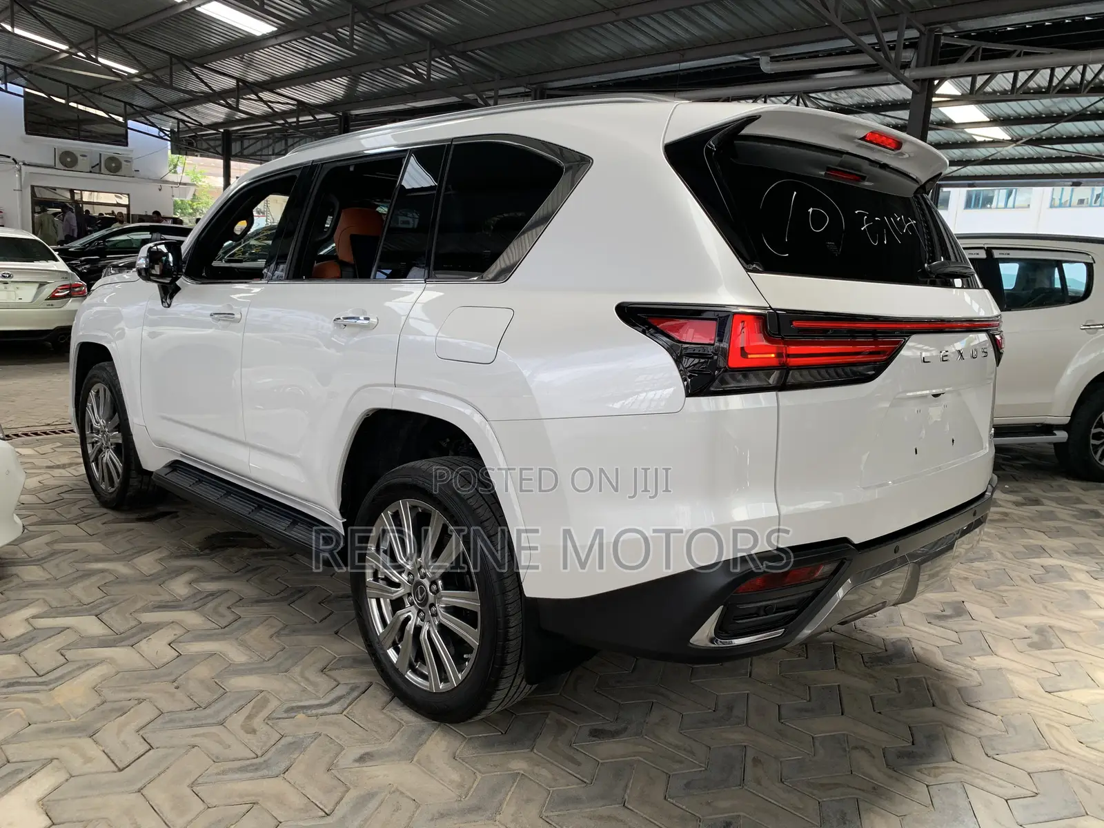 Lexus LX 2022 Off white