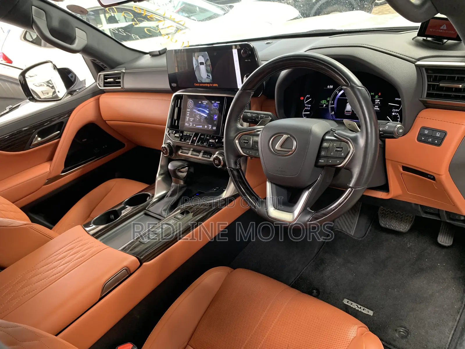Lexus LX 2022 Off white
