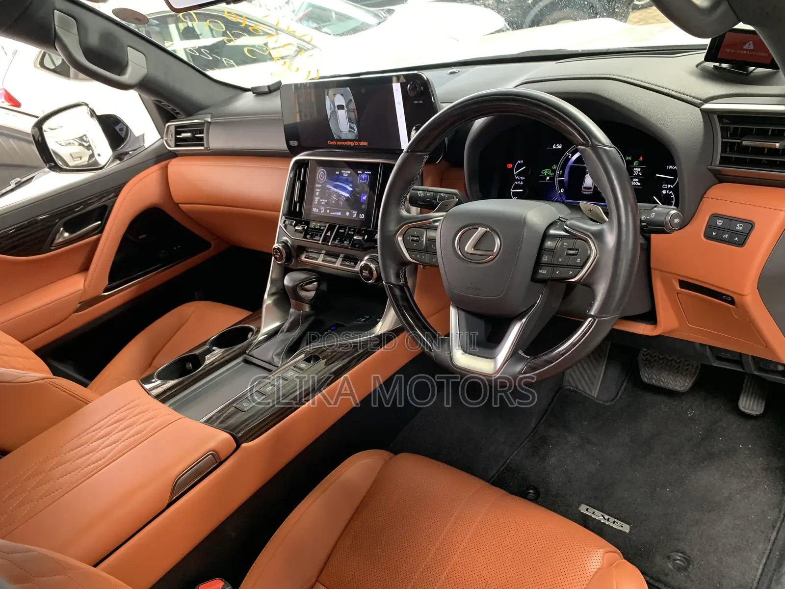 Lexus LX 2022 Off white