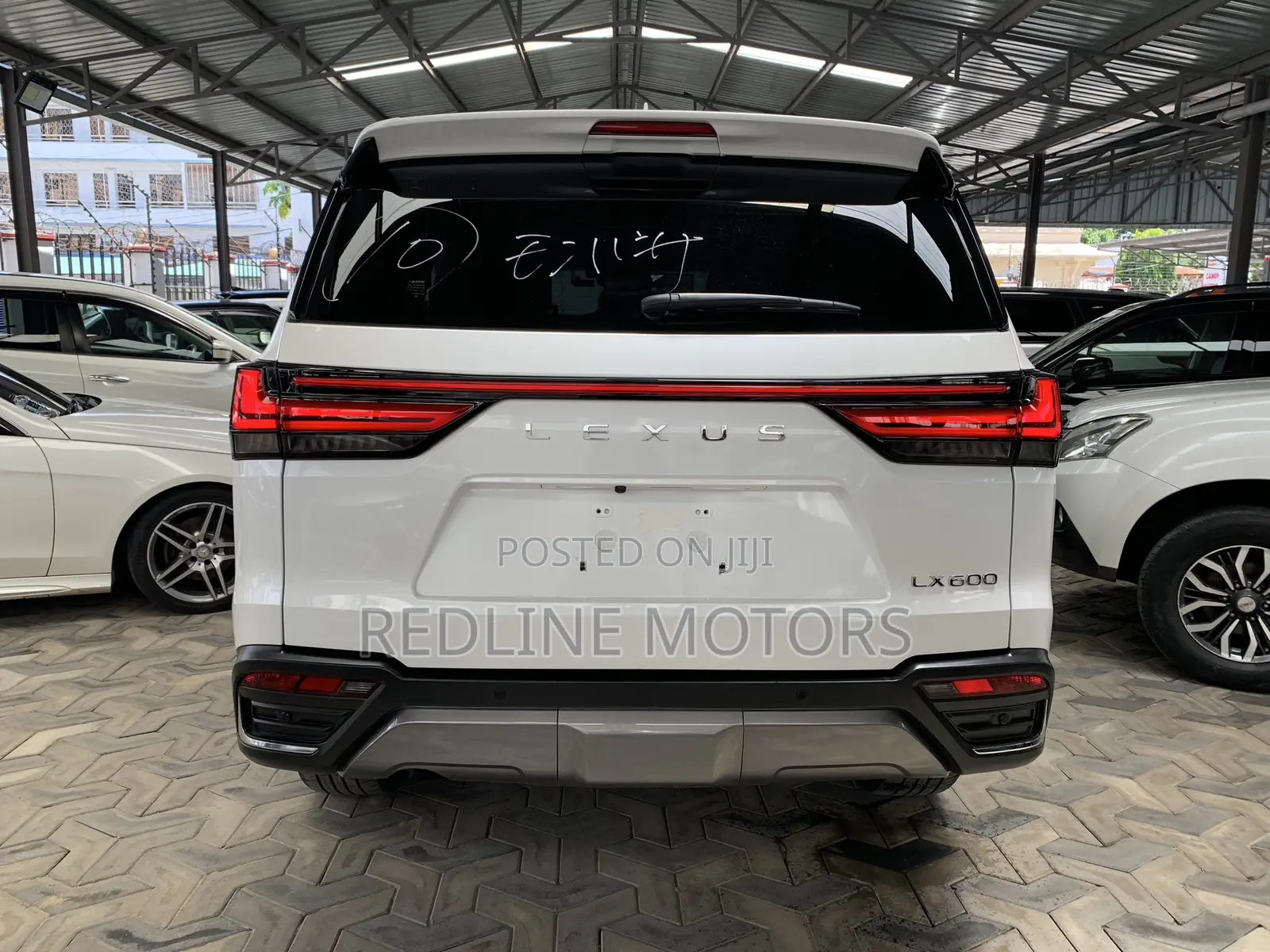 Lexus LX 2022 Off white
