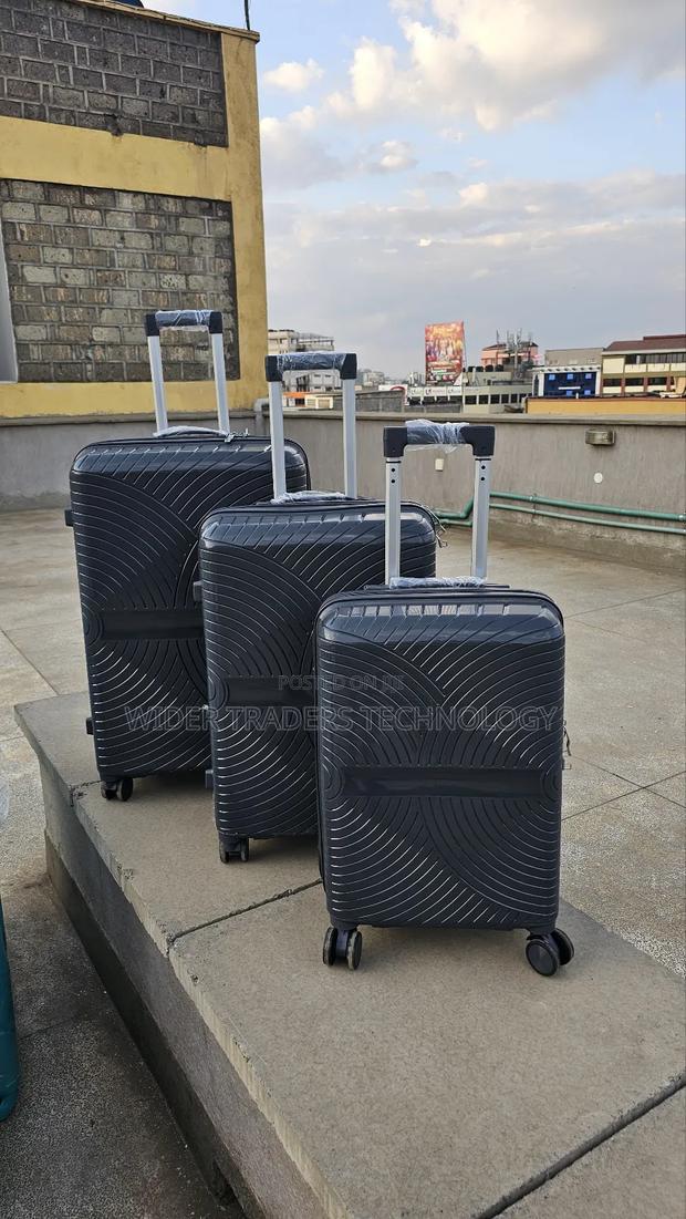 *3 in 1 Luxurious Unbreakable Pp Suitcase Size 3 3 PCS - main view