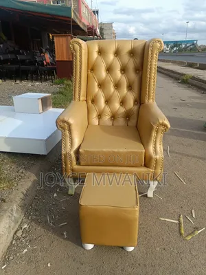 Pedicure Seat, Gold and White 